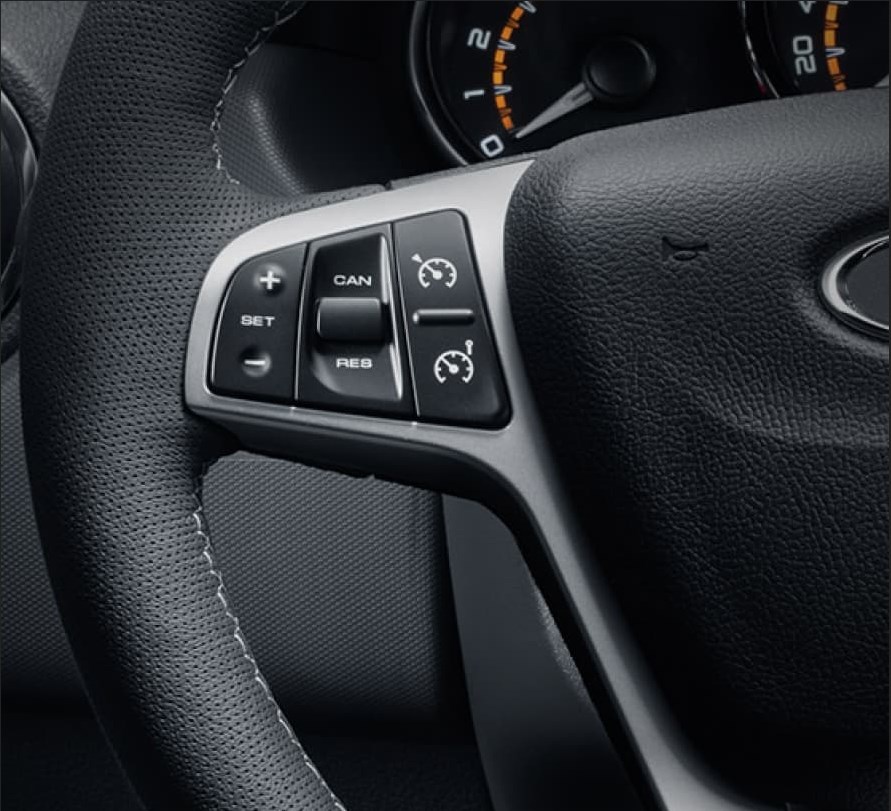 LADA Largus Cross фото 2022 2023